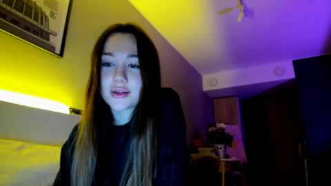 Snapshot of vikawels chatting on October 1, 9:31 pm Vika   online show from October 1, 9:31 pm