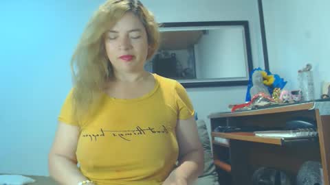 VIKKKTORIAAA online show from March 12, 5:24 am