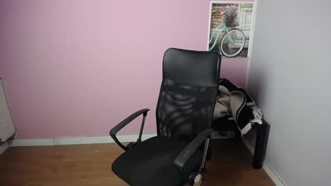 Snapshot of viktoria_lovely chatting on February 14, 5:41 am viktoria_lovely online show from February 14, 5:41 am