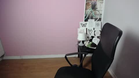 Snapshot of viktoria_lovely chatting on December 16, 10:50 am viktoria_lovely online show from December 16, 10:50 am