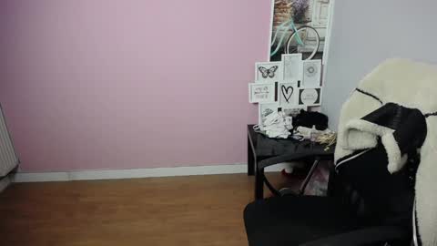 Snapshot of viktoria_lovely chatting on February 28, 5:48 am viktoria_lovely online show from February 28, 5:48 am