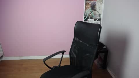 Snapshot of viktoria_lovely chatting on September 15, 6:21 am viktoria_lovely online show from September 15, 6:21 am