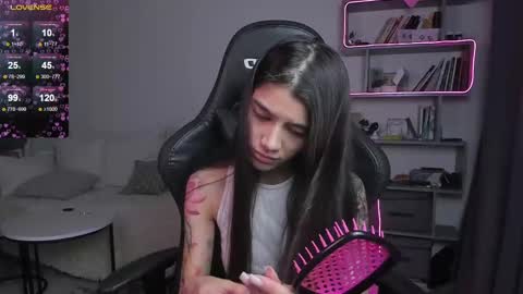 vinkitinkii online show from February 13, 7:13 am