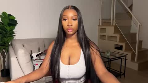 Snapshot of violet6xft chatting on October 23, 5:24 am Fantasy Black Girl online show from October 23, 5:24 am