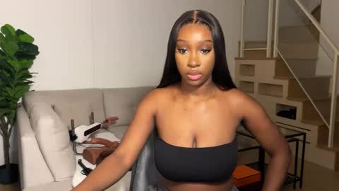 Snapshot of violet6xft chatting on October 20, 12:08 pm Fantasy Black Girl online show from October 20, 12:08 pm