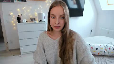 Violet online show from March 23, 1:17 pm