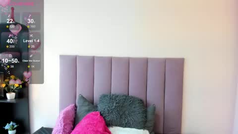 violet online show from March 23, 1:17 pm