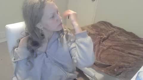 violet_winter97 online show from December 29, 9:52 pm