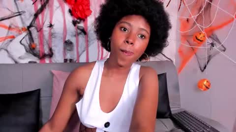 Snapshot of violeta_ruiz_ chatting on October 22, 10:15 pm violeta_ruiz_ online show from October 22, 10:15 pm