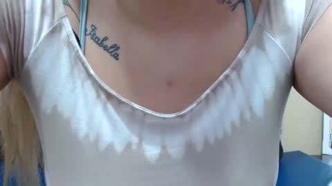 violetalittlee online show from February 7, 1:01 pm