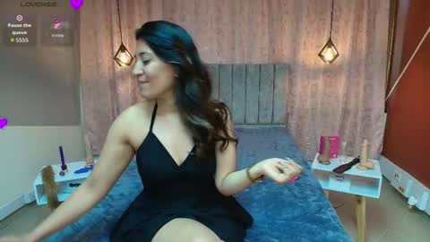 VIOLETA online show from November 6, 4:24 pm