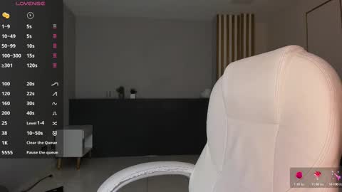 Violeth Hill online show from March 6, 5:43 pm