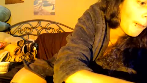 Violet Hooper online show from July 14, 7:02 am