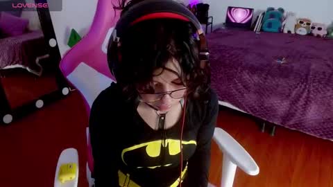   online show from September 9, 7:57 pm