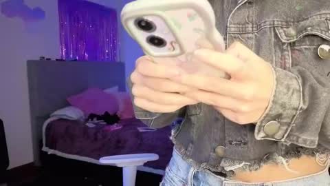   online show from March 22, 8:04 pm