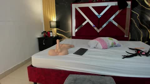 Violet Rose online show from November 26, 9:49 pm