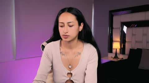 violetskinny online show from June 9, 6:40 pm