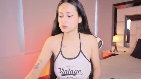 violetskinny online show from June 25, 7:15 pm