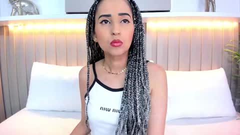 Violett  online show from November 4, 8:14 pm