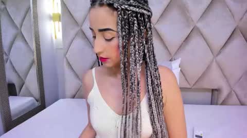 Violett  online show from December 1, 8:33 pm