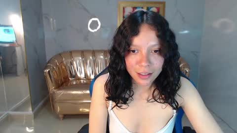 Violett online show from March 10, 10:45 pm