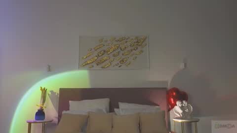 violetta_finch online show from March 17, 10:30 am