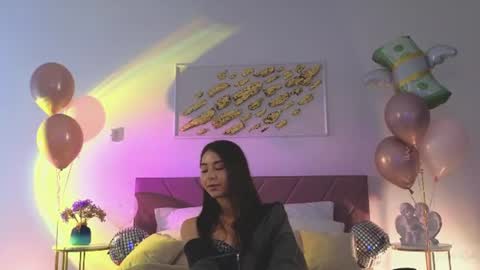violetta_finch online show from June 16, 11:00 am