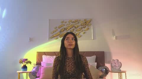 violetta_finch online show from July 12, 1:01 pm