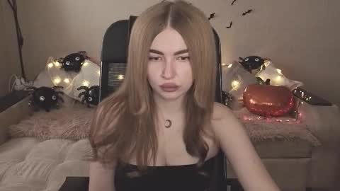 ViolettaOtis online show from October 29, 10:19 am