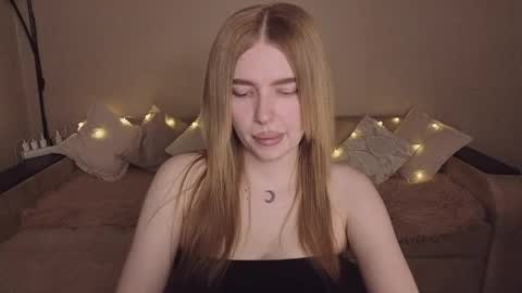 ViolettaOtis online show from May 31, 6:09 pm