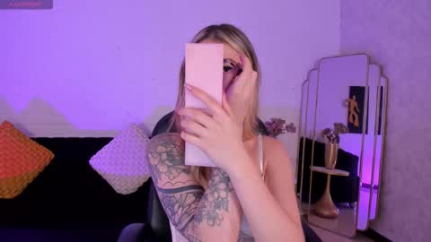 Violett  online show from December 2, 6:54 pm