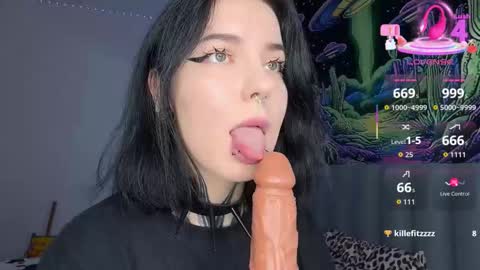 Snapshot of vivi__squirrel chatting on October 15, 10:23 pm Vivi   online show from October 15, 10:23 pm