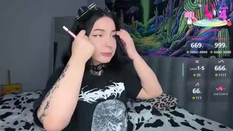 Snapshot of vivi__squirrel chatting on October 14, 4:04 am Vivi   online show from October 14, 4:04 am