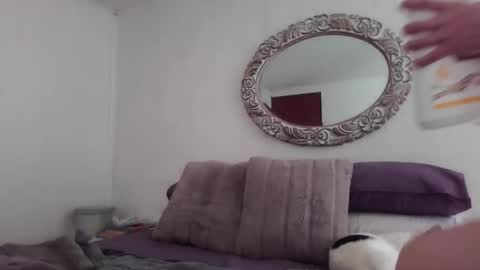 vivian online show from December 10, 1:33 pm