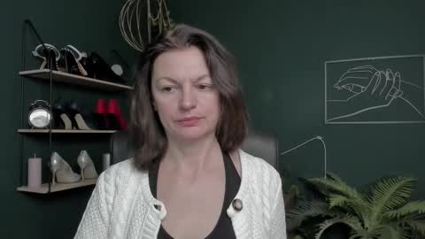 Vivian online show from November 10, 7:47 am