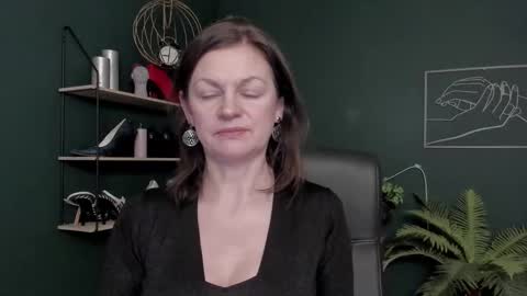 Vivian online show from February 9, 6:59 am