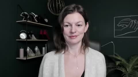 Vivian online show from October 29, 7:56 am