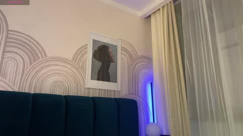 Vivian Evans online show from March 30, 12:54 am