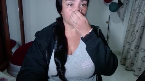 vivian_milf_paint online show from February 23, 11:37 pm