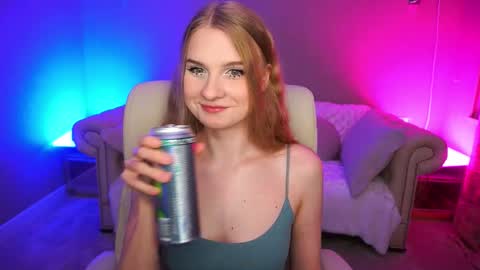 Snapshot of vivianned chatting on October 29, 8:00 pm Vivien online show from October 29, 8:00 pm