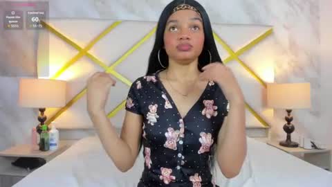 Viviene online show from June 15, 11:21 am