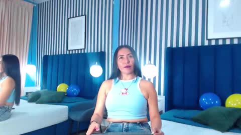 Vivian  online show from November 25, 1:13 pm