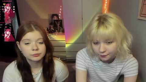 chatur babes Goldie and Scarlett online show from May 15, 10:56 pm