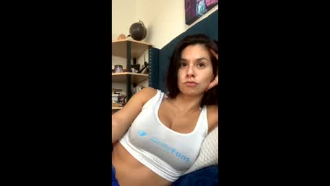 vixenblade online show from December 18, 12:15 am