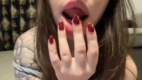 voyliza online show from December 2, 12:12 am