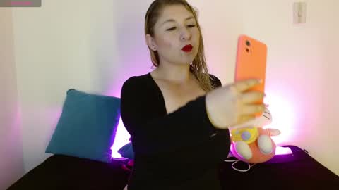 kitty SUPORT ME AND MY BABY SINGLE MOMY online show from January 11, 9:04 am