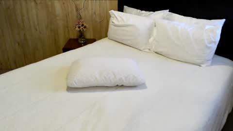 wanderlustgaal online show from September 22, 3:21 pm