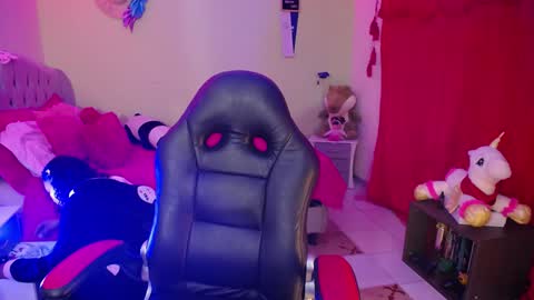 EMILY online show from January 22, 7:46 am