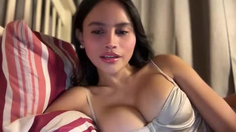 Maggie online show from October 29, 4:42 pm