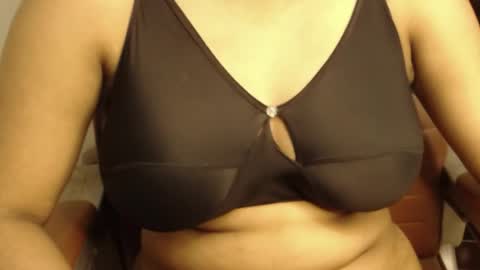 mina online show from April 6, 9:54 am